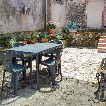 Casa vacanze 2 Bedroom Cozy In