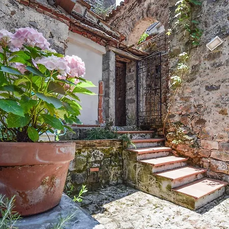 2 Bedroom Cozy In Casa vacanze *